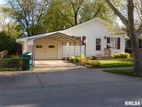 712 E Jefferson St, Macomb, IL 61455 photo 1