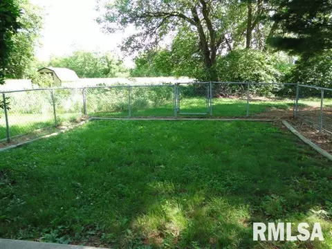 143 Harmony Ln, Macomb, IL 61455 photo 4