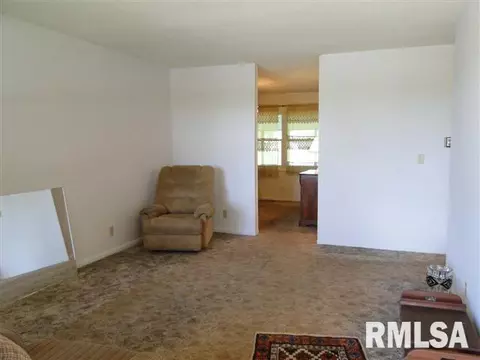 143 Harmony Ln, Macomb, IL 61455 photo 6