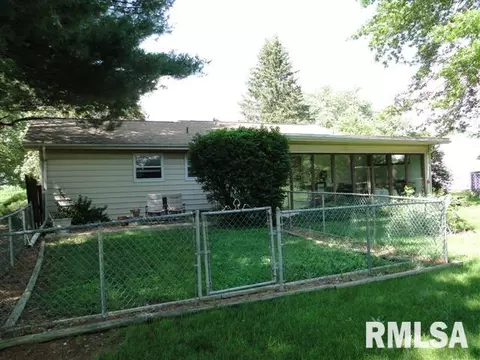 143 Harmony Ln, Macomb, IL 61455 photo 3
