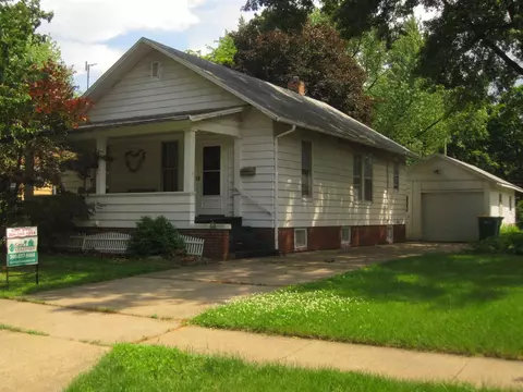 809 E Washington Dr, Macomb, IL 61455 photo 2