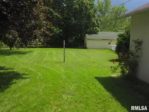 809 E Washington Dr, Macomb, IL 61455 photo 20