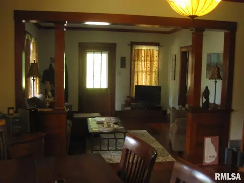 809 E Washington Dr, Macomb, IL 61455 photo 9