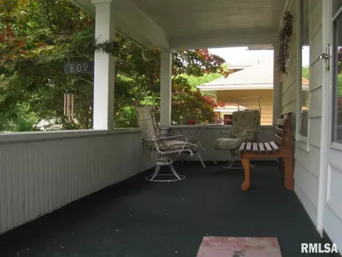 809 E Washington Dr, Macomb, IL 61455 photo 3
