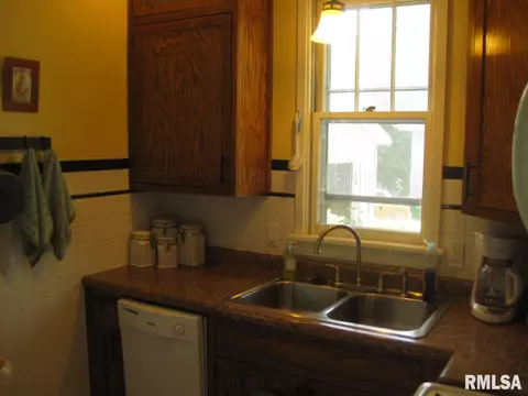 809 E Washington Dr, Macomb, IL 61455 photo 11