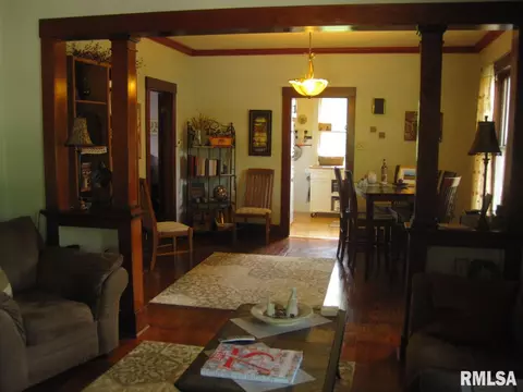 809 E Washington Dr, Macomb, IL 61455 photo 5
