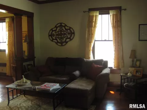 809 E Washington Dr, Macomb, IL 61455 photo 7