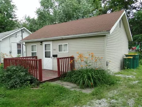 1014 E Wheeler Dr, Macomb, IL 61455 photo 2