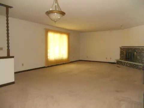 206 Evergreen Dr, Macomb, IL 61455 photo 8