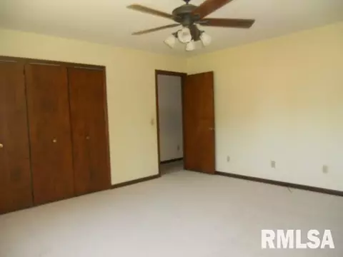 206 Evergreen Dr, Macomb, IL 61455 photo 14