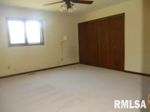 206 Evergreen Dr, Macomb, IL 61455 photo 13