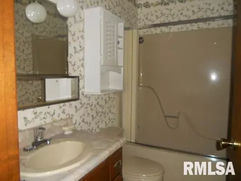 206 Evergreen Dr, Macomb, IL 61455 photo 16