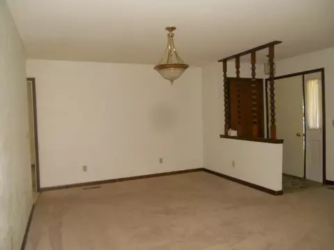 206 Evergreen Dr, Macomb, IL 61455 photo 4