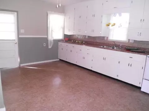 914 W Piper St, Macomb, IL 61455 photo 6