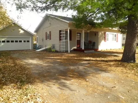 914 W Piper St, Macomb, IL 61455 photo 1