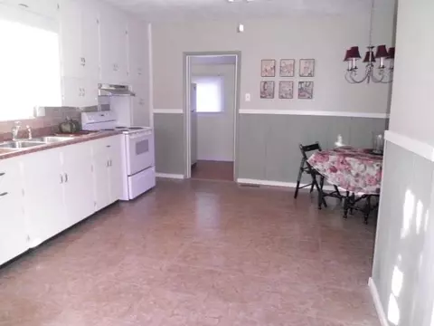 914 W Piper St, Macomb, IL 61455 photo 8