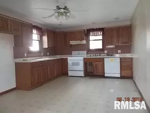 8725 E 1450th St, Macomb, IL 61455 photo 2