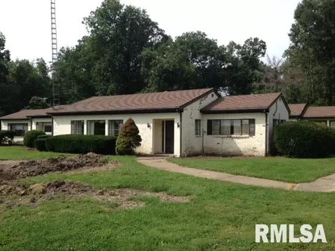1385 Cherokee Rd, Macomb, IL 61455 photo 1