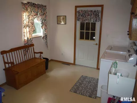 1325 E Myrtle, Canton, IL 61520 photo 24