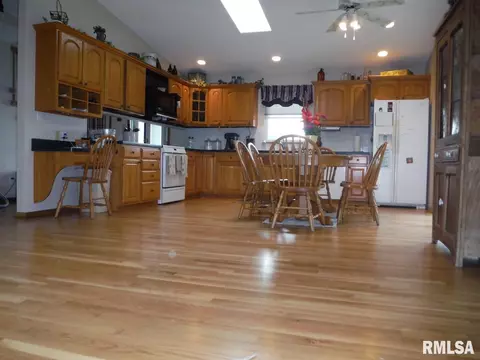 1325 E Myrtle, Canton, IL 61520 photo 13