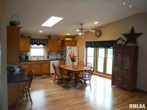 1325 E Myrtle, Canton, IL 61520 photo 12