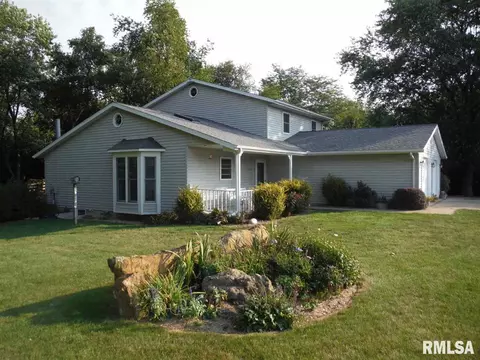 1325 E Myrtle, Canton, IL 61520 photo 2