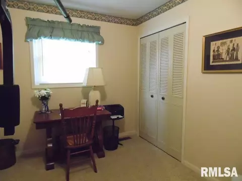 537 Meadow Dr, Macomb, IL 61455 photo 17