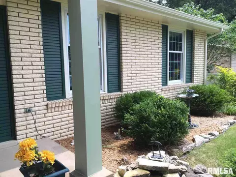 537 Meadow Dr, Macomb, IL 61455 photo 32