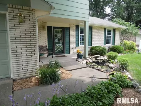 537 Meadow Dr, Macomb, IL 61455 photo 3