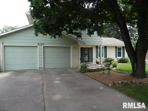 537 Meadow Dr, Macomb, IL 61455 photo 2