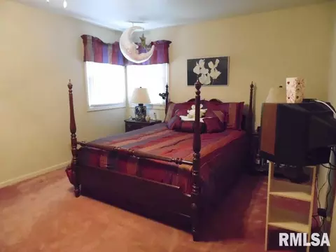 537 Meadow Dr, Macomb, IL 61455 photo 18