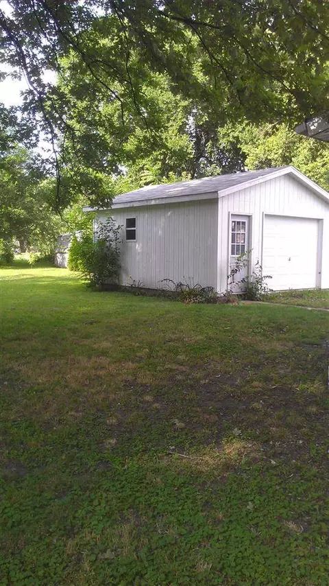 724 Piper, Macomb, IL 61455 photo 6