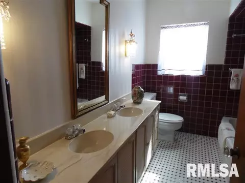627 E Franklin St, Macomb, IL 61455 photo 23
