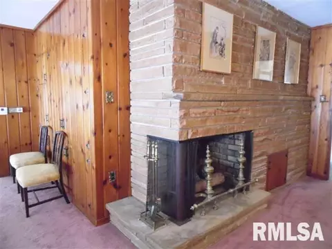 627 E Franklin St, Macomb, IL 61455 photo 11