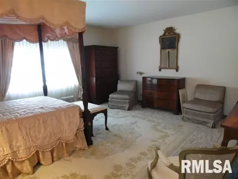 627 E Franklin St, Macomb, IL 61455 photo 7