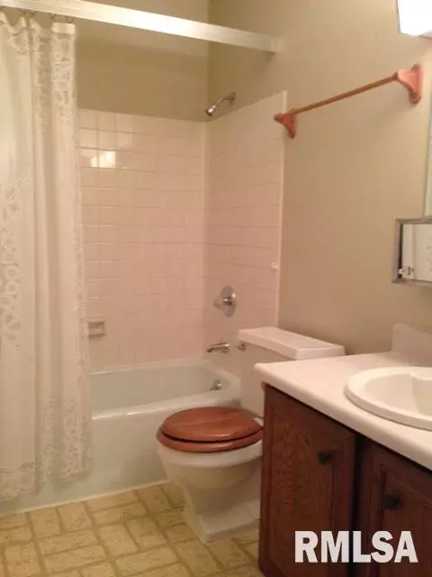175 Jamestown Rd, Macomb, IL 61455 photo 9