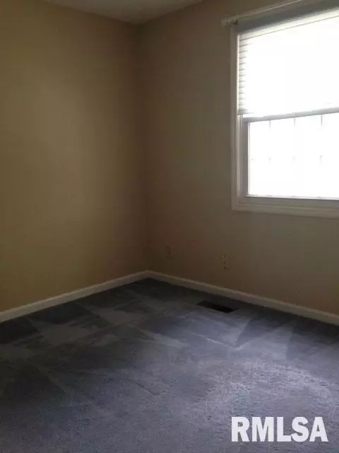175 Jamestown Rd, Macomb, IL 61455 photo 11