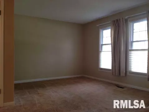 175 Jamestown Rd, Macomb, IL 61455 photo 3