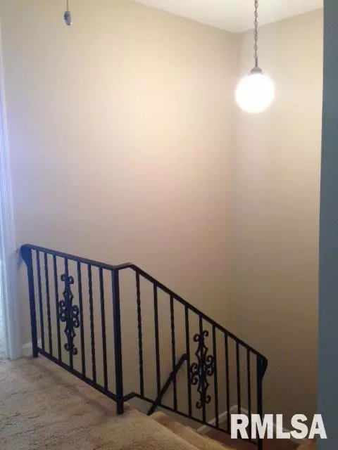 175 Jamestown Rd, Macomb, IL 61455 photo 8