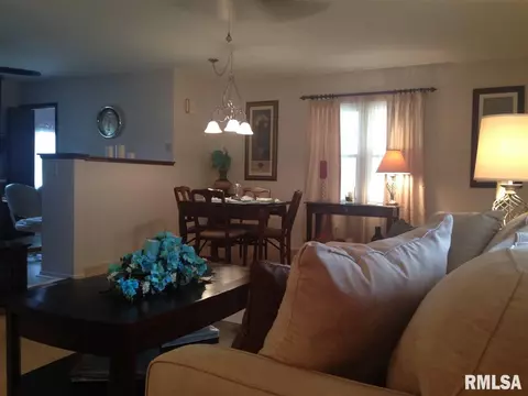 826 Madelyn Ave, Macomb, IL 61455 photo 5