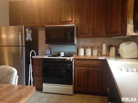 826 Madelyn Ave, Macomb, IL 61455 photo 10