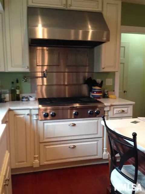 425 S Randolph St, Macomb, IL 61455 photo 9