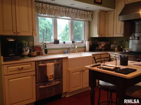 425 S Randolph St, Macomb, IL 61455 photo 7