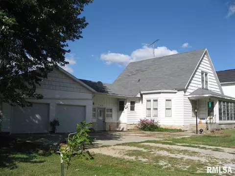 108 E Seymour St, Sciota, IL 61475 photo 2