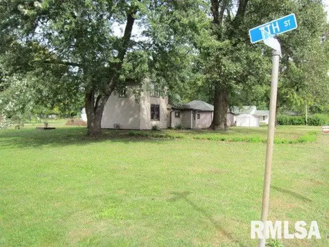704 E Jackson St, Cuba, IL 61427 photo 4