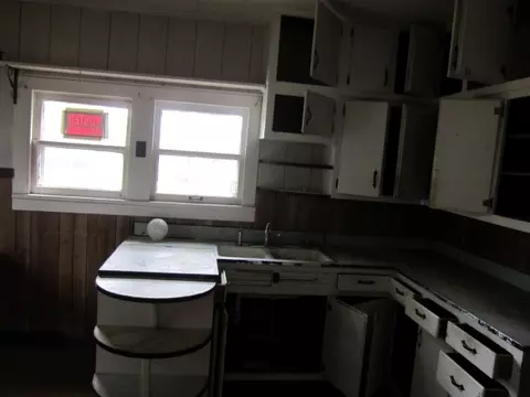 704 E Jackson St, Cuba, IL 61427 photo 7