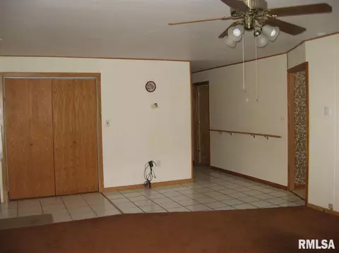 560 E Gridley St, Bushnell, IL 61422 photo 3