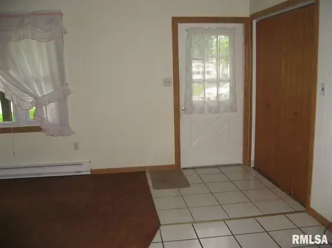 560 E Gridley St, Bushnell, IL 61422 photo 2