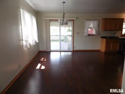 916 Candy Ln, Macomb, IL 61455 photo 4