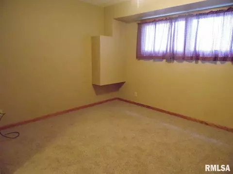 916 Candy Ln, Macomb, IL 61455 photo 8
